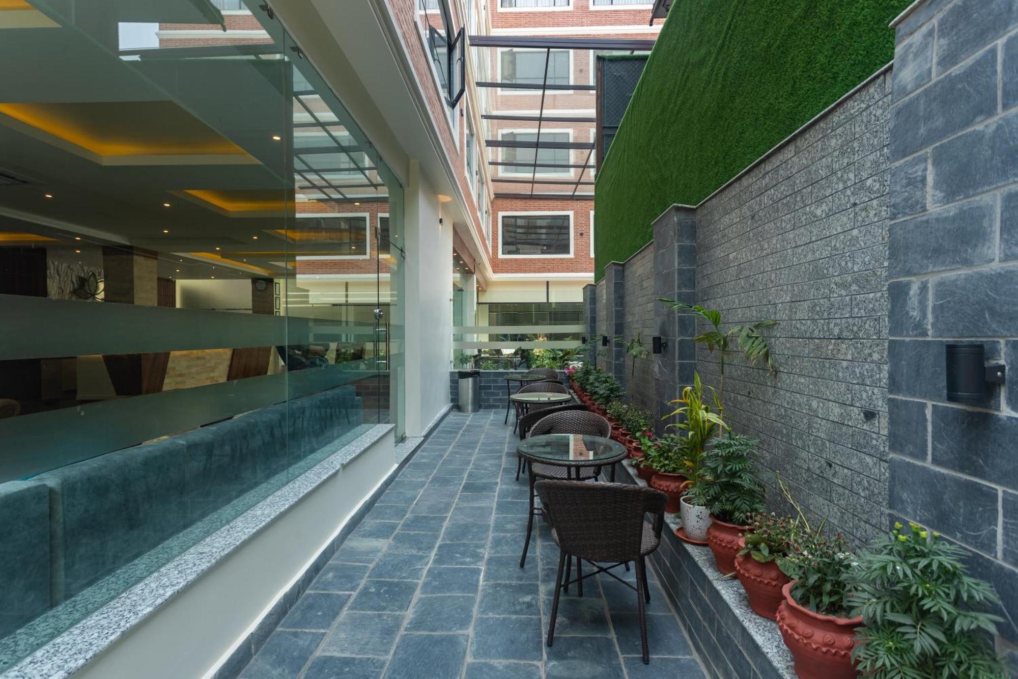 Hotel Crystal Pashupati 카트만두 외부 사진
